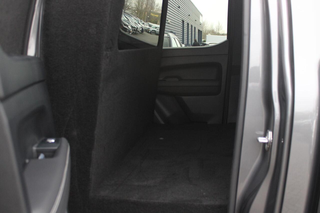 Volkswagen AMAROK 2.0 TDI 205PK 4Motion STYLE AUTOMAAT | 3500KG TREKGEWICHT! | ELEKTRISCH VERSTELBARE STOELEN | TREEPLANKEN/OPZETBEUGELS | TREKHAAK | STOEL/STUUR VERWARMING | 18" LICHTMETALEN VELGEN | LED MATRIX KOPLAMPEN | 4X4 | ADAPTIVE CRUISE CONTROL | APPLE CARPLAY/AND