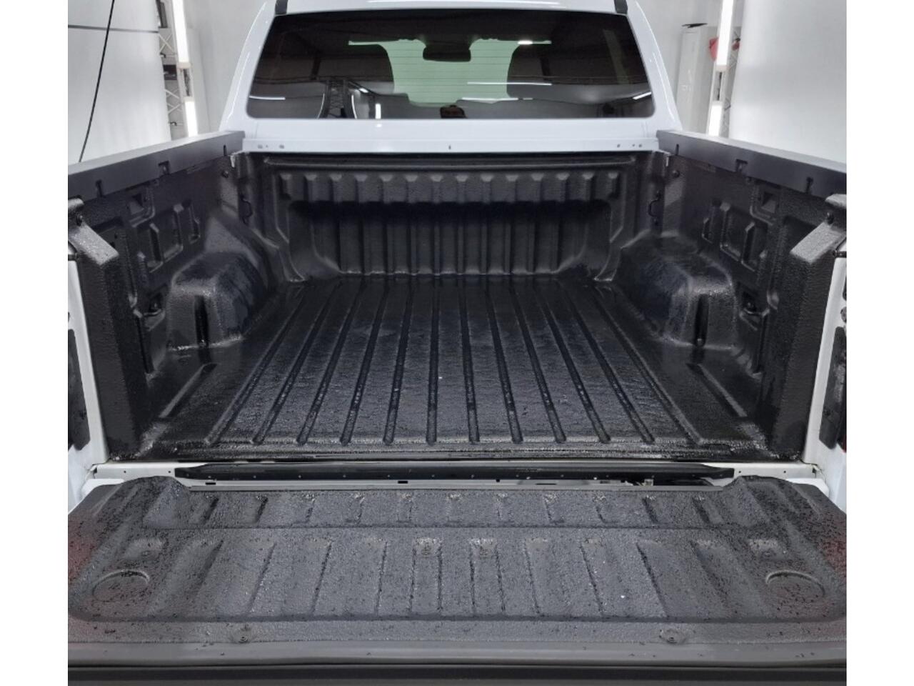 Volkswagen AMAROK 2.0 TDi AUT Life 4Motion | Assist pack 2 | Infotainment pack 2 | 17" LMV | TG 3500 kg