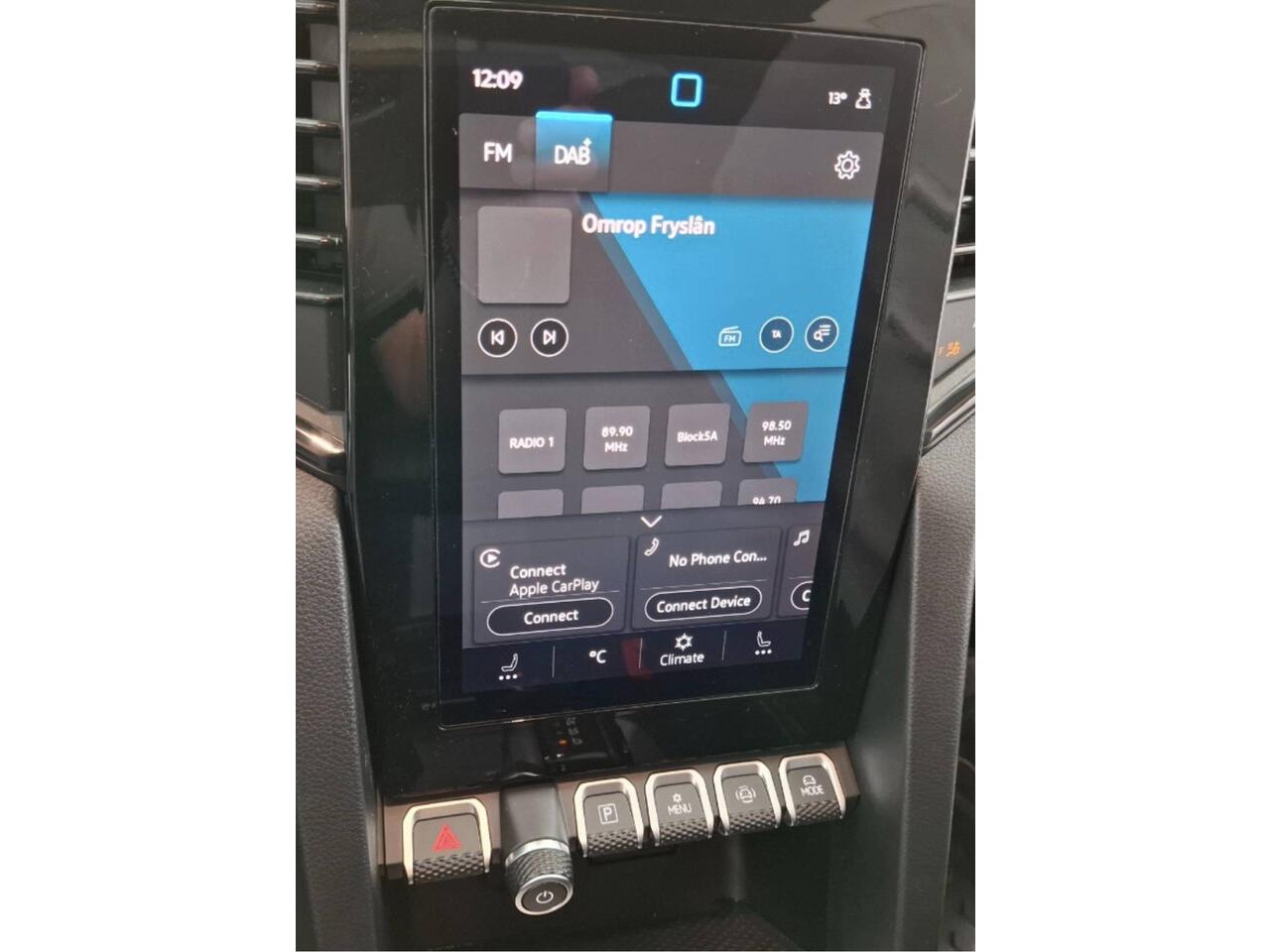 Volkswagen AMAROK 2.0 TDi AUT Life 4Motion | Assist pack 2 | Infotainment pack 2 | 17" LMV | TG 3500 kg