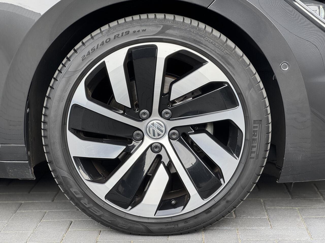 Volkswagen Arteon 2.0 TSI R-Line | Panorama | 19" | Adaptive Cruise | Keyless