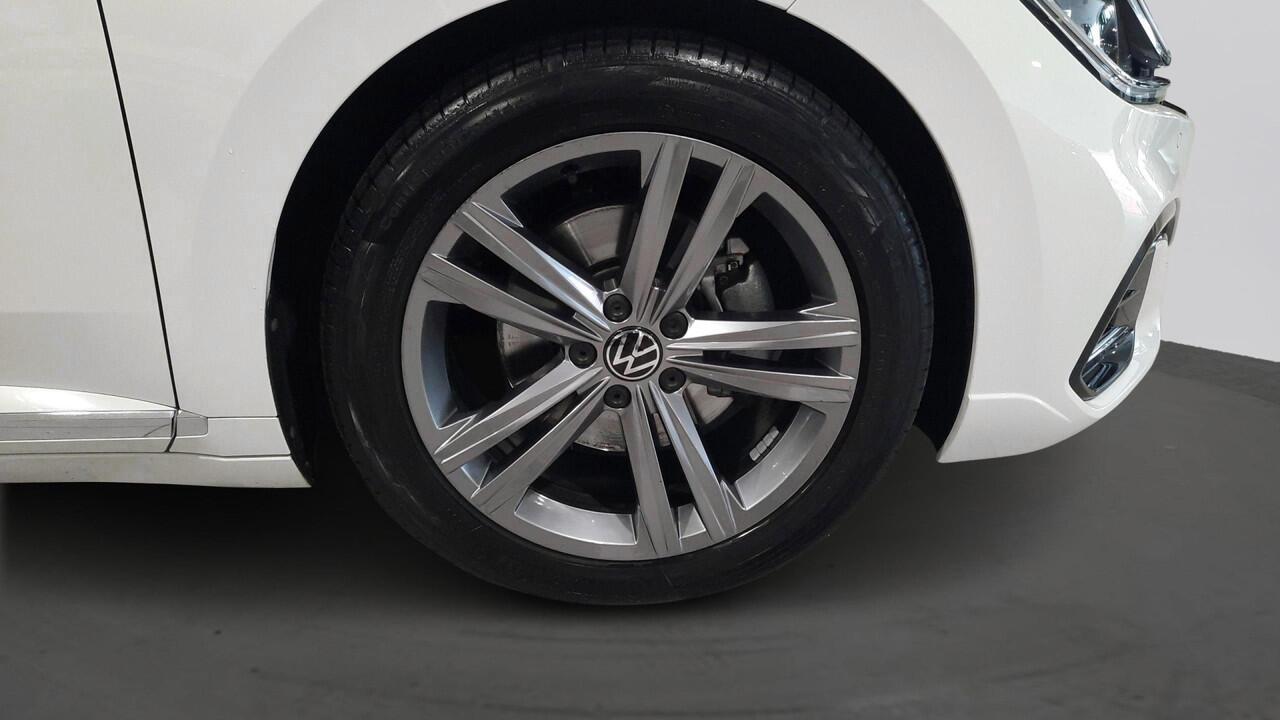 Volkswagen Arteon Shooting Brake 2.0 TSI 190pk DSG Automaat R-Line Business+ | Navi | PDC | Clima | Digital cockpit | Leer/alcantara verwarmd | El.achterklep