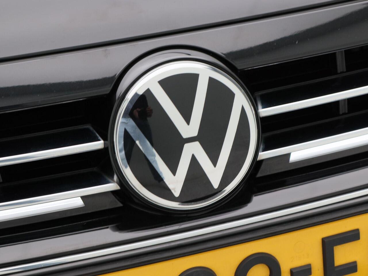 Volkswagen Arteon 2.0 TDi 200 Pk Automaat R-Line Business+ | Panoramadak | Volledig Leder | Elektrische Stoelen met Geheugen | Matrix LED | Adaptive Cruise | Camera | 20 Inch | 84.984 Km