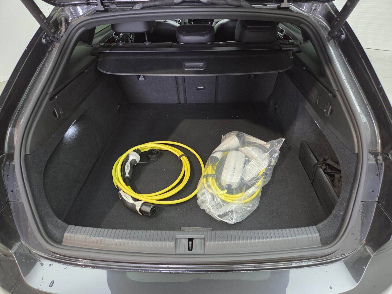 Volkswagen Arteon Shooting Brake 1.4 TSI eHybrid R-Line Business+ | Panoramadak | Stoelverwarming | Camera |*