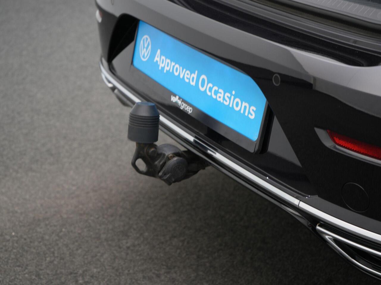 Volkswagen Arteon Shooting Brake 1.4 TSI eHybrid 218 pk DSG R-Line Business+ | Panoramadak | Trekhaak | Standkachel | Adaptive Cruise | 18 inch