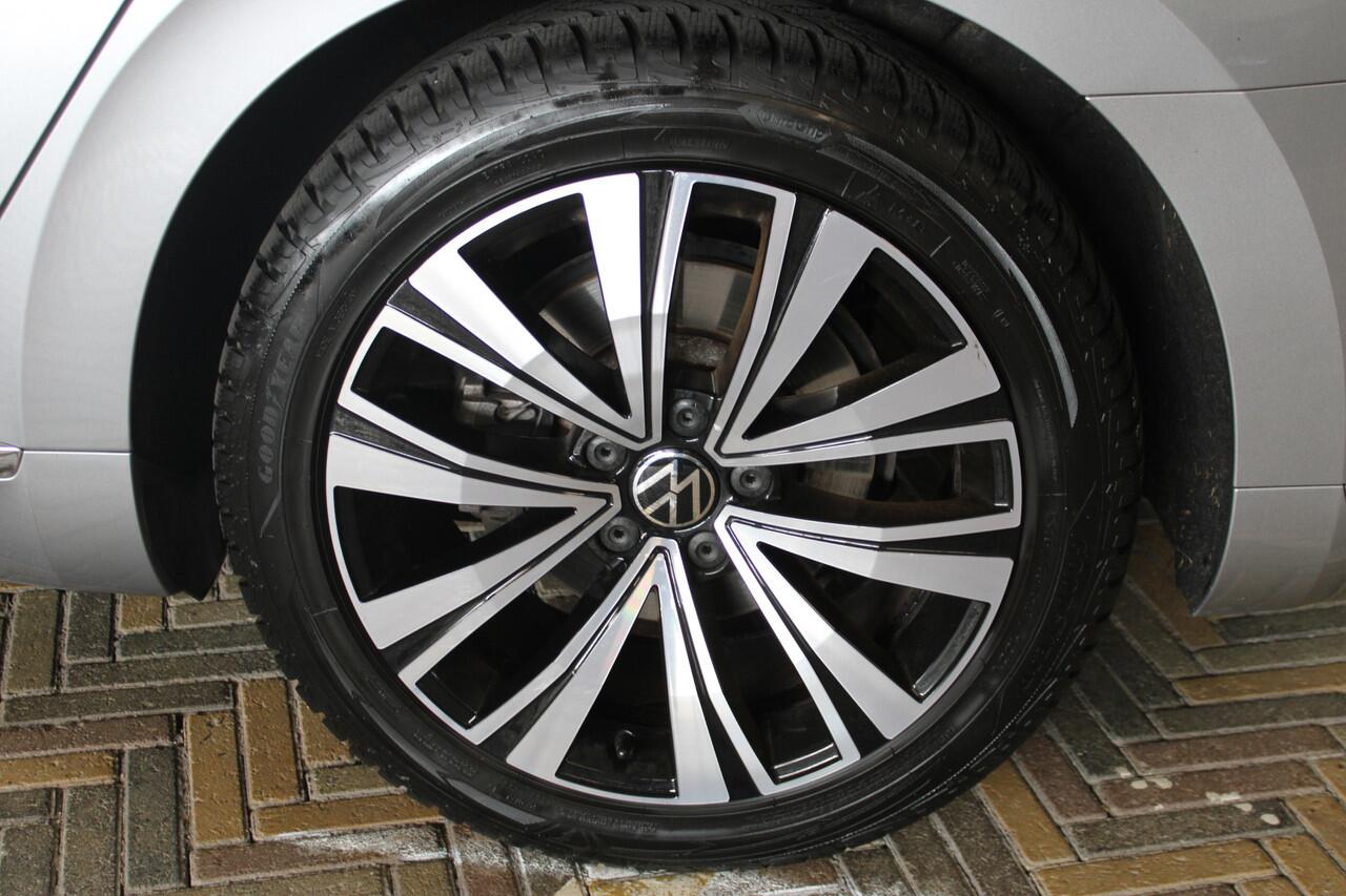 Volkswagen Arteon Shooting Brake 1.4 TSI eHybrid Elegance Business+ | Incl. 12 maanden garantie | 100% dealer onderhouden | Adaptieve cruise control | Climate control | Schuif/kantel dak | Trekhaak | Stoelverwarming voor/achter | Apple carplay/Android auto |