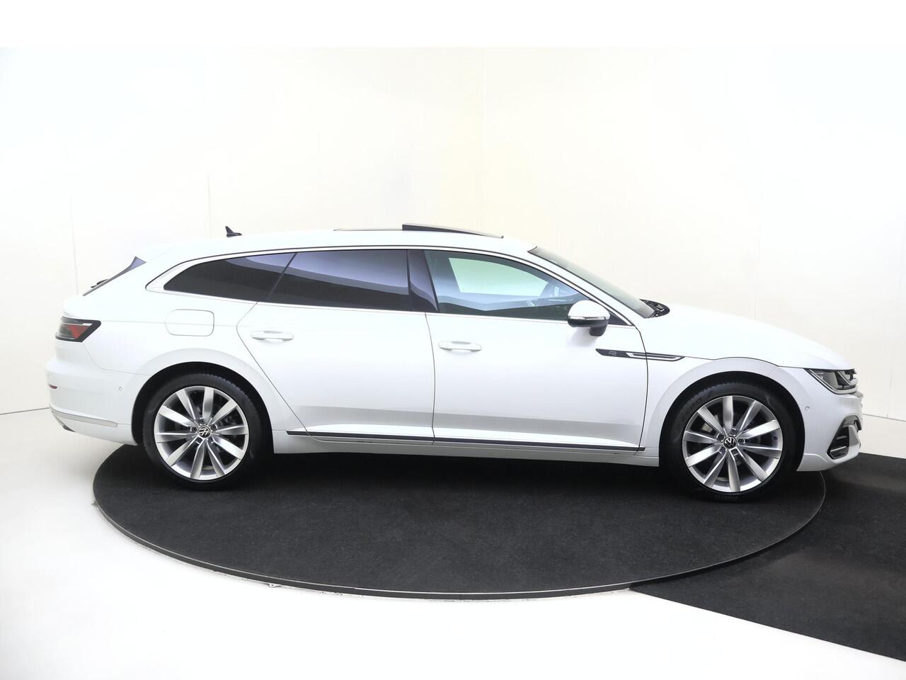 Volkswagen Arteon Shooting Brake 1.4 TSI eHybrid R-Line Business | Panoramadak | Adaptieve demping systeem | 3-zone airco | Parkeerassistent | Keyless | Dodehoek detectie | Stoel- en stuurwielverwarming |