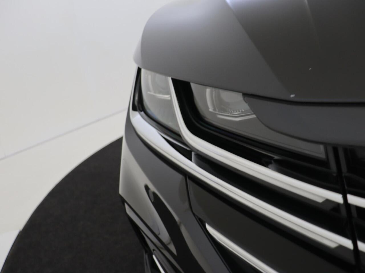 Volkswagen Arteon Shooting Brake 1.4 TSI eHybrid R-Line Business+ | Panoramadak | Trekhaak | Head-up display | 360 camera | Parkeerassistent | Stoelverwarming voor en achter | Dodehoek detectie | Standkachel |