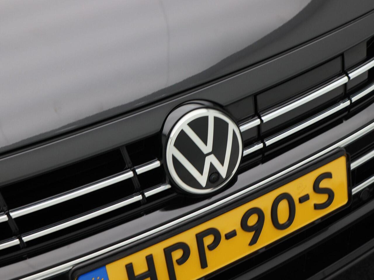 Volkswagen Arteon Shooting Brake 1.4 TSi 218 Pk Automaat eHybrid R-Line Business+ | Head-Up | Full LED | 360° Camera | Trekhaak | Panorama Dak | Stoel en Stuur Verwarming | Elektrische Achterklep | Carplay | Navigatiesysteem | Climate Control | 19 Inch | 69.579 Km!!