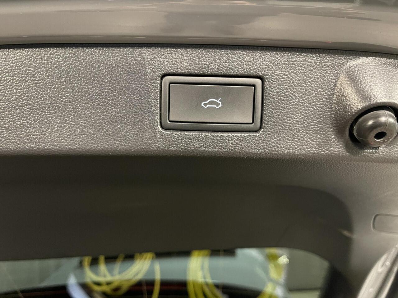 Volkswagen Arteon Shooting Brake 1.4 TSI eHybrid R-Line Business 19"/Panoramadak/Sportstoelen + leder + memory/Standkachel/Stoelverwarming/Elektrische klep/Dodehoek