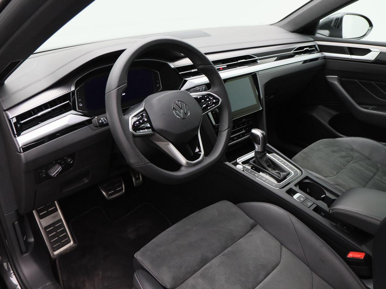 Volkswagen Arteon Shooting Brake 1.4 TSi 218 Pk Automaat eHybrid R-Line Business+ | Head-Up | Full LED | 360° Camera | Trekhaak | Panorama Dak | Stoel en Stuur Verwarming | Elektrische Achterklep | Carplay | Navigatiesysteem | Climate Control | 19 Inch | 69.579 Km!!