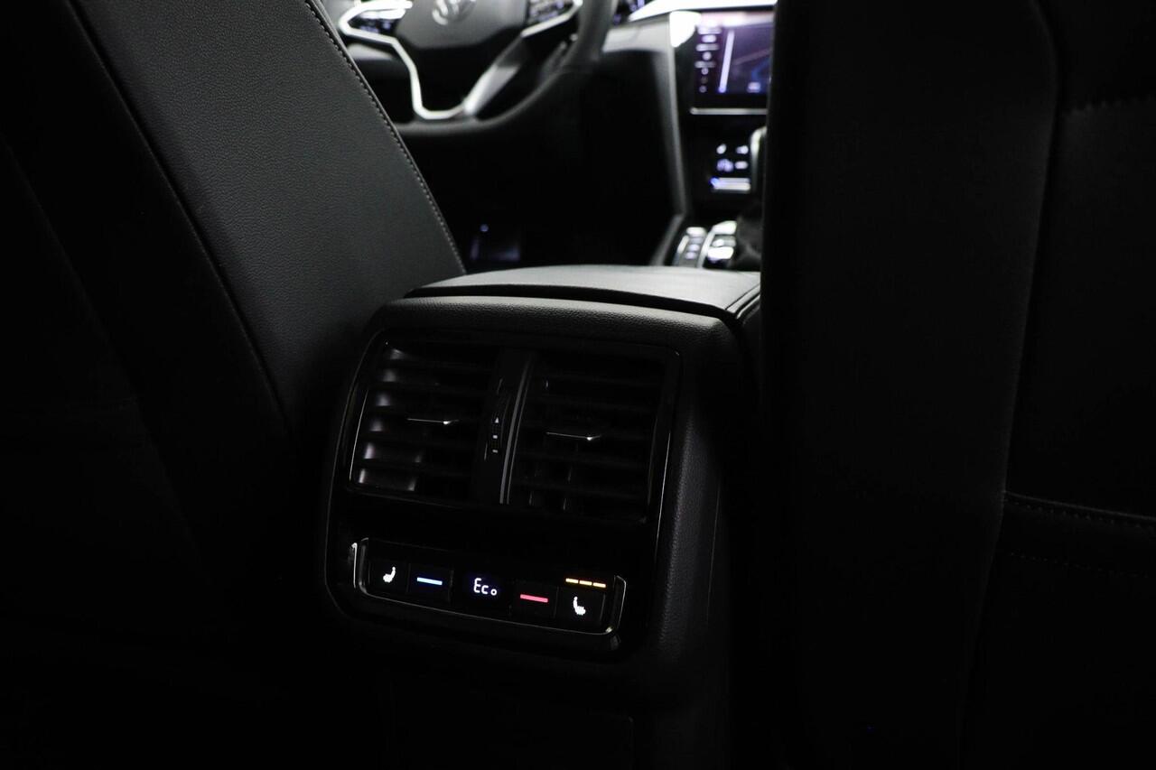 Volkswagen Arteon Shooting Brake 1.4 TSI eHybrid Business+ | NAVIGATIE PACK | STUURVERWARMING | CAMERA | 19"