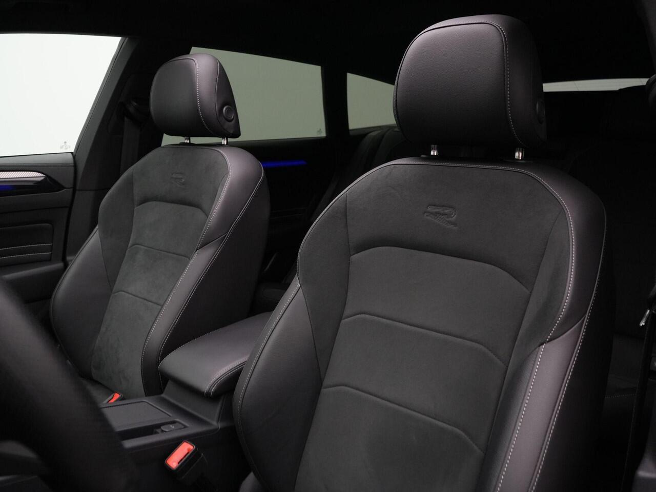 Volkswagen Arteon Shooting Brake 1.4 TSI eHybrid 218 pk DSG R-Line Business | Panoramadak | Trekhaak | Navigatie Discover Pro | Geheugenstoel | Adaptief onderstel | Head-up display | Rondomzicht camera