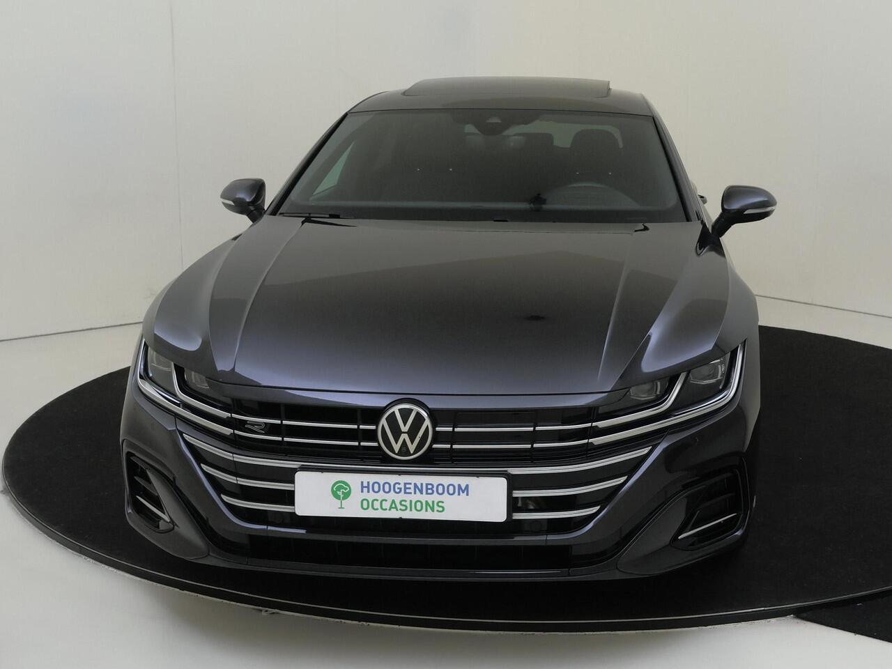 Volkswagen Arteon Shooting Brake 1.4 TSI eHybrid R-Line Business+ | Panoramadak | Trekhaak | Head-up display | 360 camera | Parkeerassistent | Stoelverwarming voor en achter | Dodehoek detectie | Standkachel |