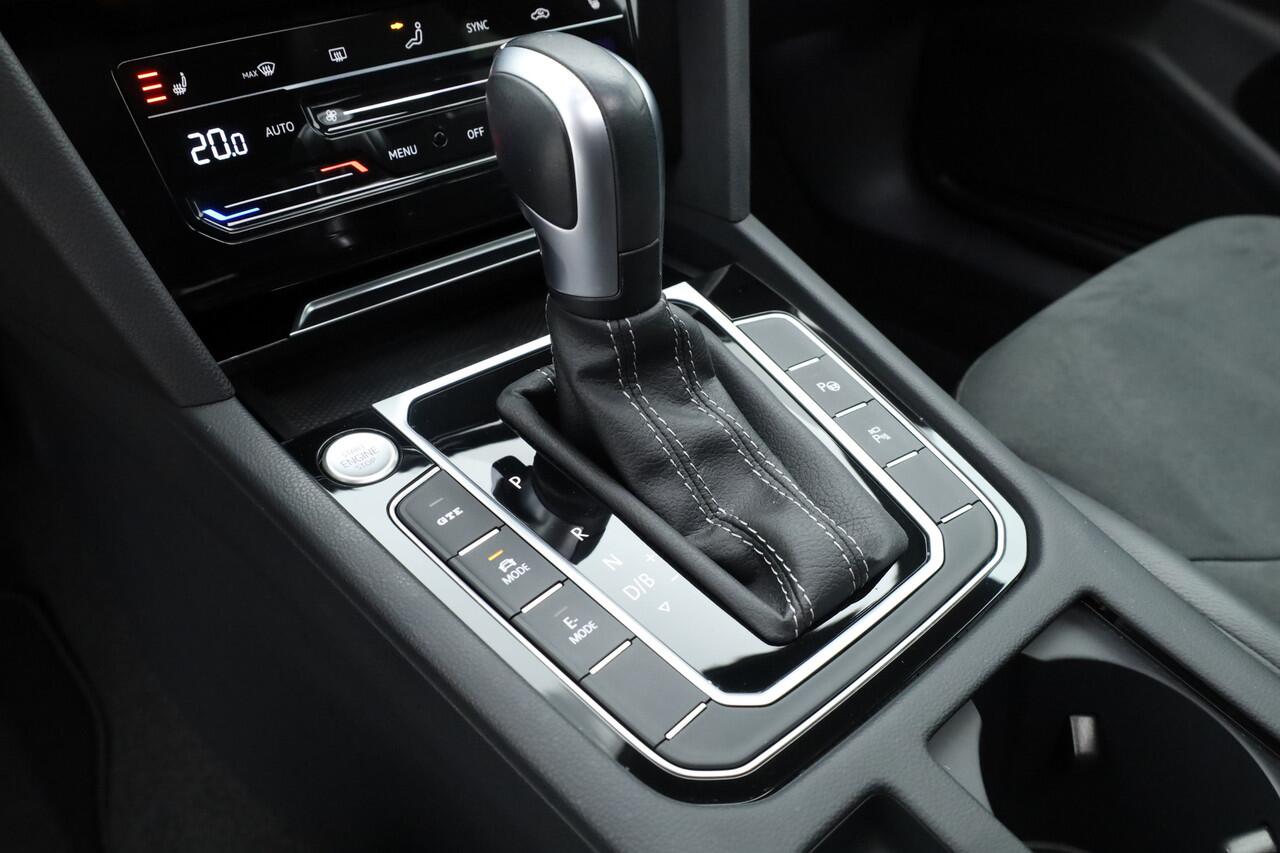 Volkswagen Arteon Shooting Brake 1.4 TSI eHybrid R-Line Business+ | Pano | HUD | 360cam | Massage | Elek. Trekhaak | Stoel- Stuurverw. | Adapt. Cruise