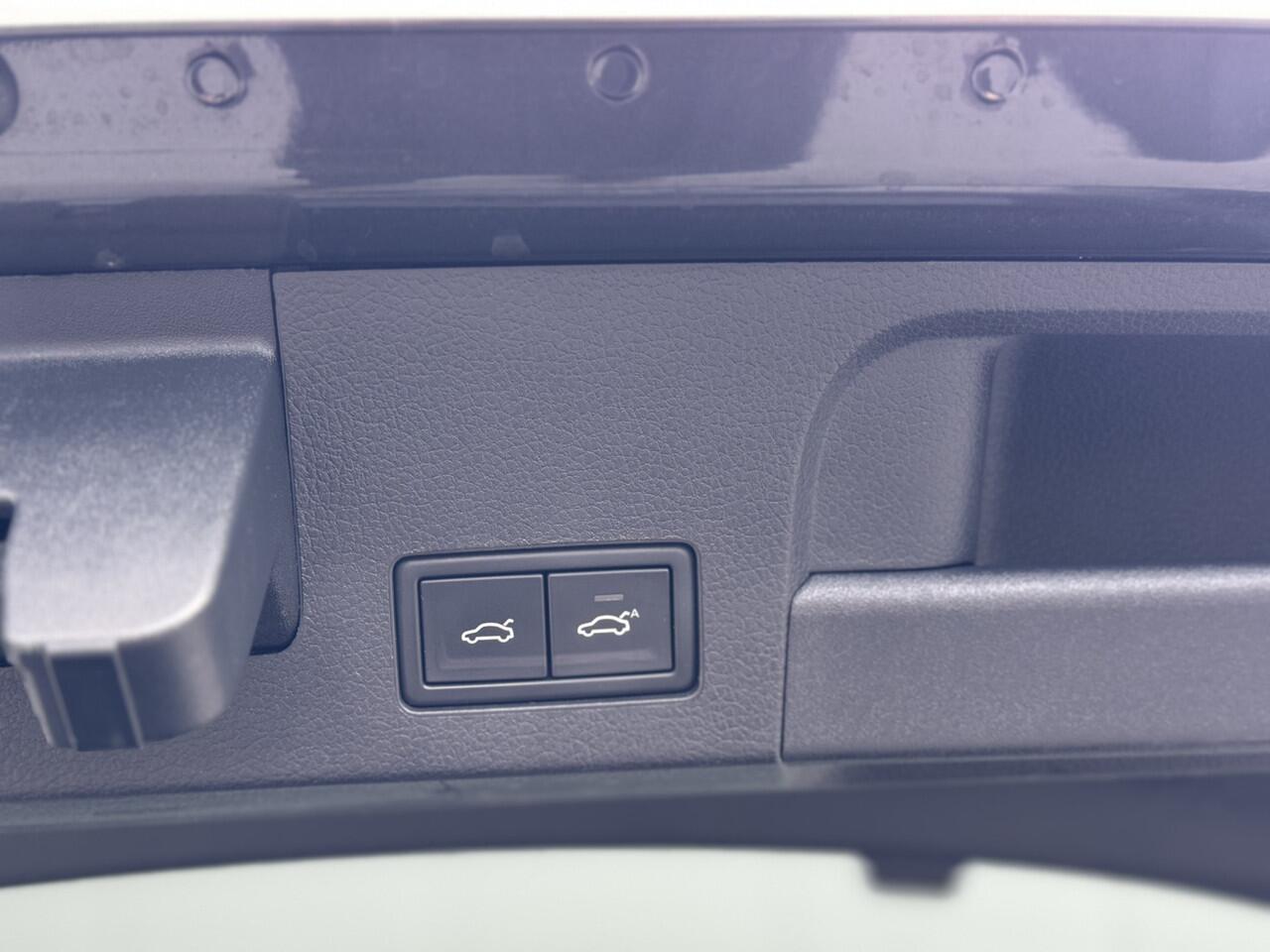 Volkswagen Arteon 2.0 TSI R-Line | Panorama | 19" | Adaptive Cruise | Keyless