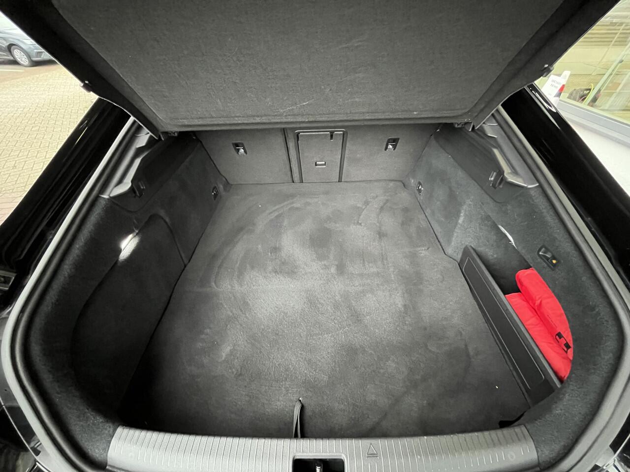 Volkswagen Arteon 1.4 TSI 218pk DSG eHybrid R-Line Business+ / Panorma dak / Carbon Leer / Zwenkbare trekhaak / Elek Achterklep / Head-Up Display / 360 Camera / Standkachel / 19'' LMV