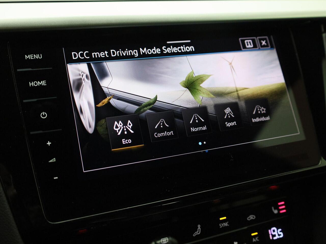 Volkswagen Arteon Shooting Brake 1.4 TSIeHybrid 160kW/218PK R-Line DSG · Panoramadak · Trekhaak · Camera · Apple/Android · Massagefunctie