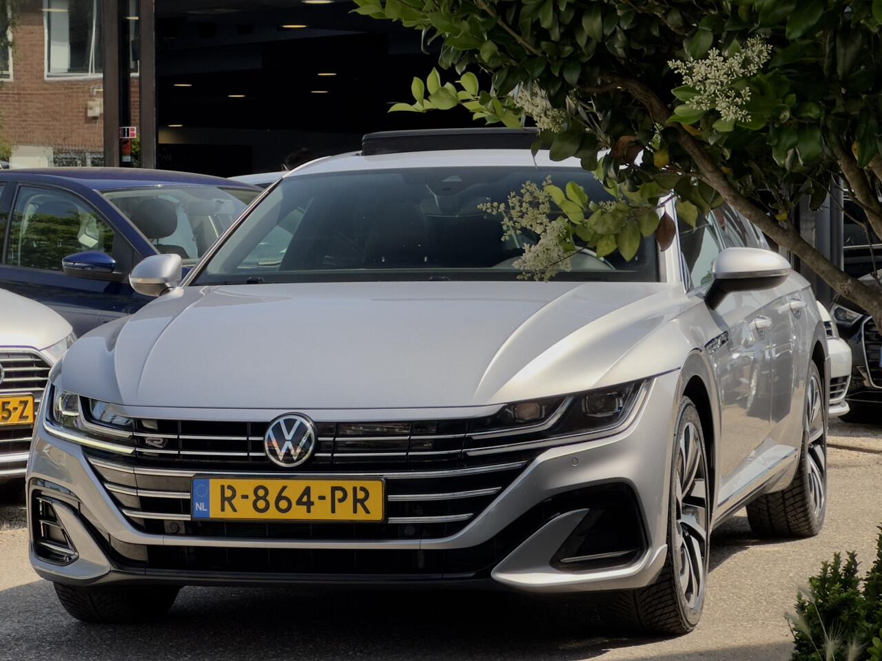 Volkswagen Arteon Shooting Brake 1.4 eHYBRID ACTIE! BETAAL NU 50% 15450 DE REST IN 2JR RENTEVRIJ FINANCIEREN