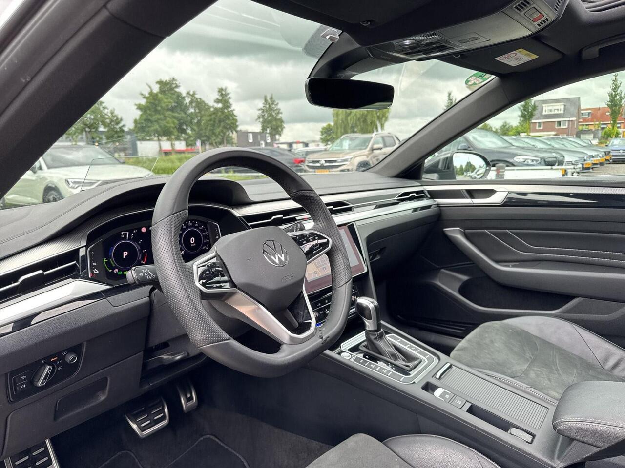 Volkswagen Arteon Shooting Brake 1.4 TSI eHybrid R-Line Business+ | PHEV | 87% SOH | Trekhaak | ACC | 218 Pk | HUD | A. Camera |