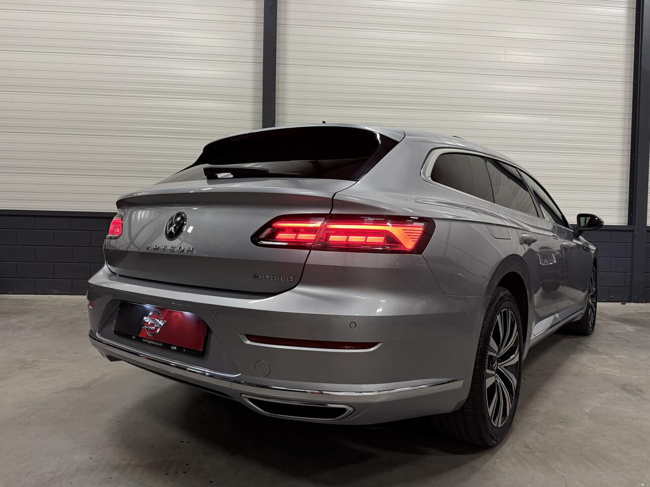 Volkswagen Arteon Shooting Brake 1.4 TSI eHybrid PANO/TREKHAAK/TWO-TONE LEER/TREKHAAK/360CAMERA/ACC/18"MUSCAT/CARPLAY/STANDKACHEL/SFEER/VIRTUAL/MATRIX/DONKERE HEMEL/NET OH BEURT GEHAD!!