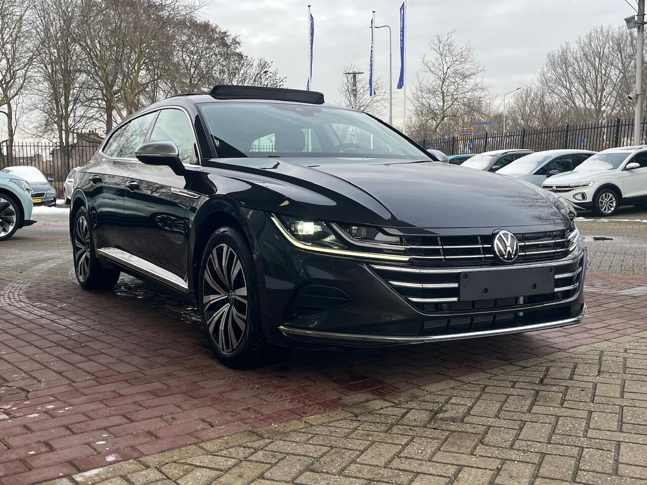 Volkswagen Arteon Shooting Brake 1.4 TSI 218PK DSG e-Hybrid Elegance Business+ / Panorama dak / Virtual cockpit / App-connect / Elec. Achterklep / Stoelverwarming V+A