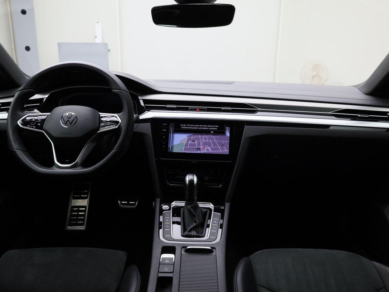 Volkswagen Arteon Shooting Brake 1.4 TSIeHybrid 160kW/218PK R-Line DSG · Panoramadak · Trekhaak · Camera · Apple/Android · Massagefunctie