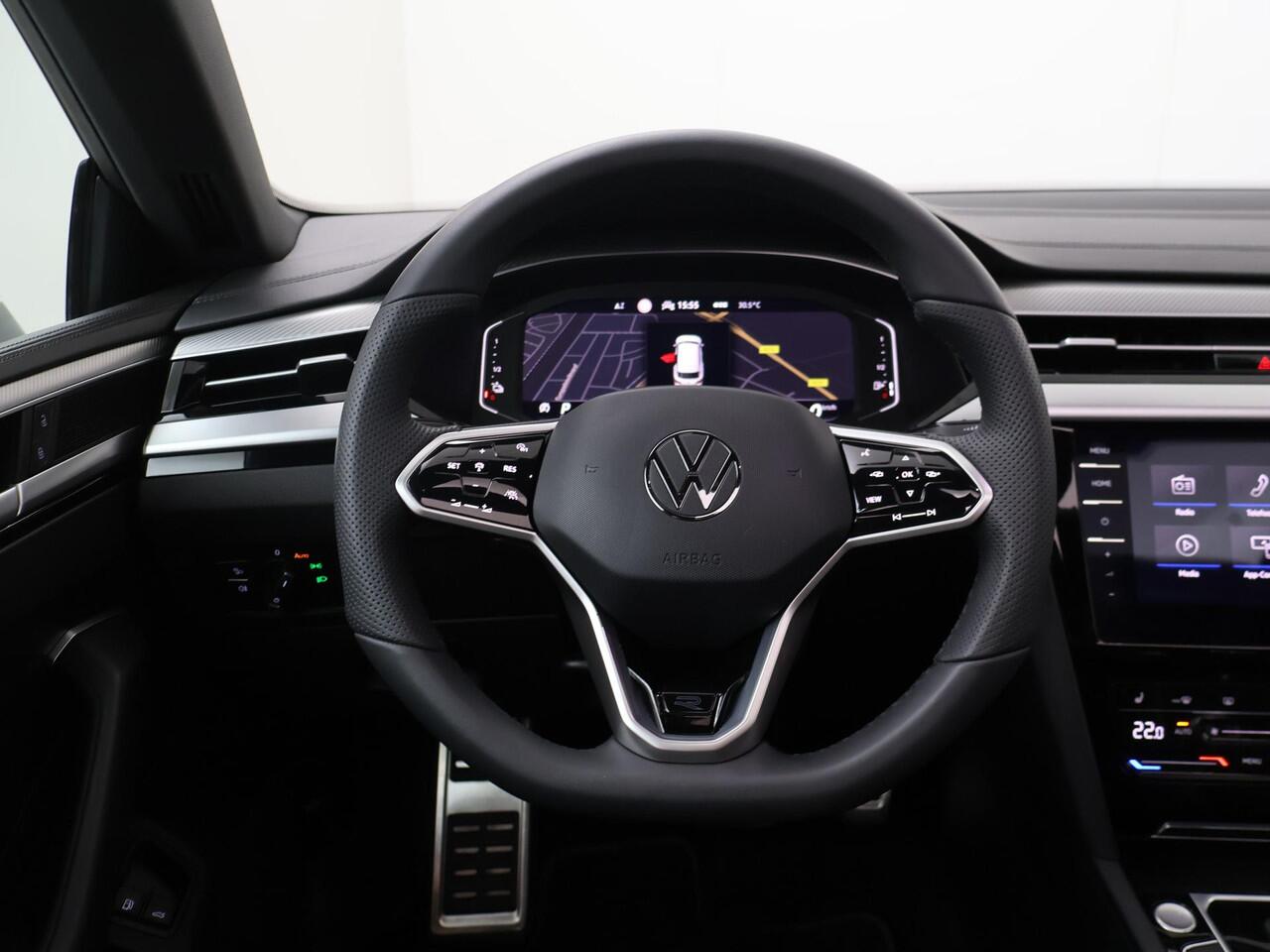 Volkswagen Arteon Shooting Brake 1.4 TSI eHybrid R-Line Business+ | 218 PK | SoH 89% | Trekhaak wegklapbaar | Panoramadak | IQ light LED koplampen | R-Line |