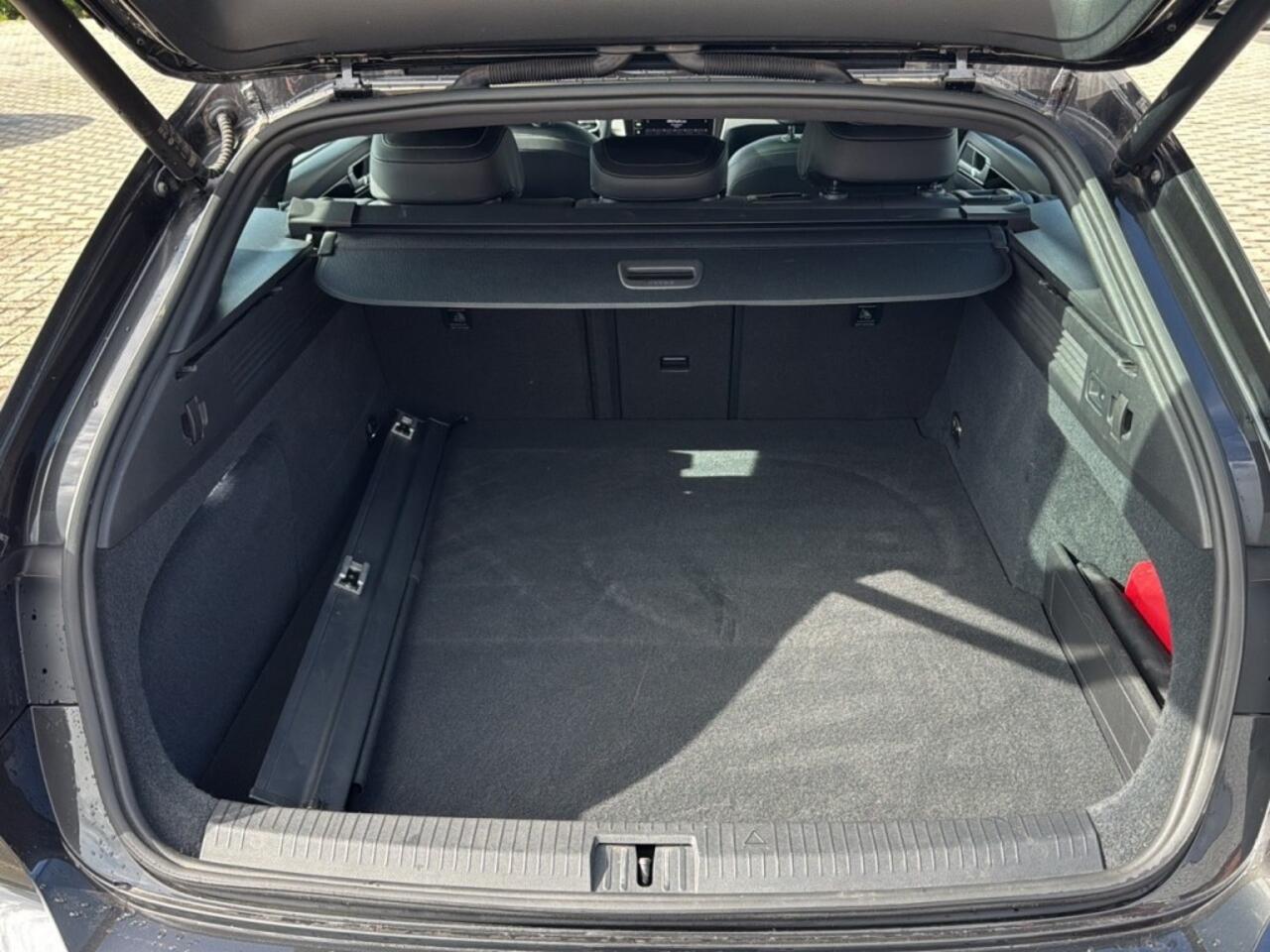 Volkswagen Arteon 1.4 TSI DSG R-LINE EHYBRID PANO-DAK/TREKHAAK/NAVI/CARPLAY/ACC/STOELVERW