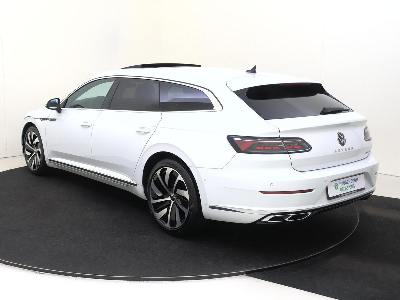 Volkswagen Arteon Shooting Brake 1.4 TSI eHybrid R-Line Business+ | SoH 98% | Panoramadak | 360 camera | Head-up display | Keyless | Adaptieve demping | Dodehoek detectie | Parkeerassistent | Stoelverwarming voor en achter |