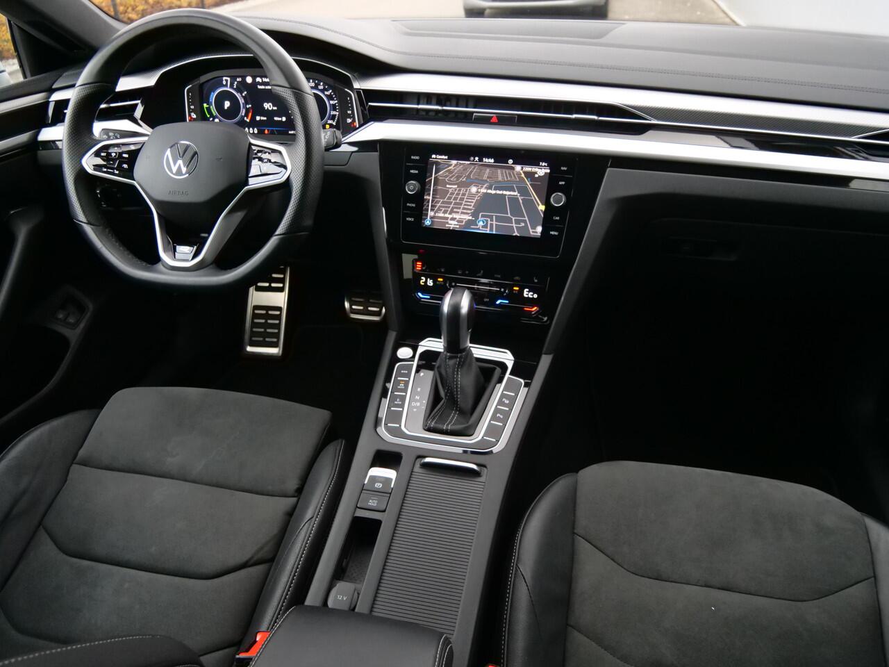 Volkswagen Arteon Shooting Brake 1.4 TSI eHybrid R-Line Business+ 218 Pk Automaat Navi / DAB / Apple Carplay / Trekhaak / Keyless / Camera