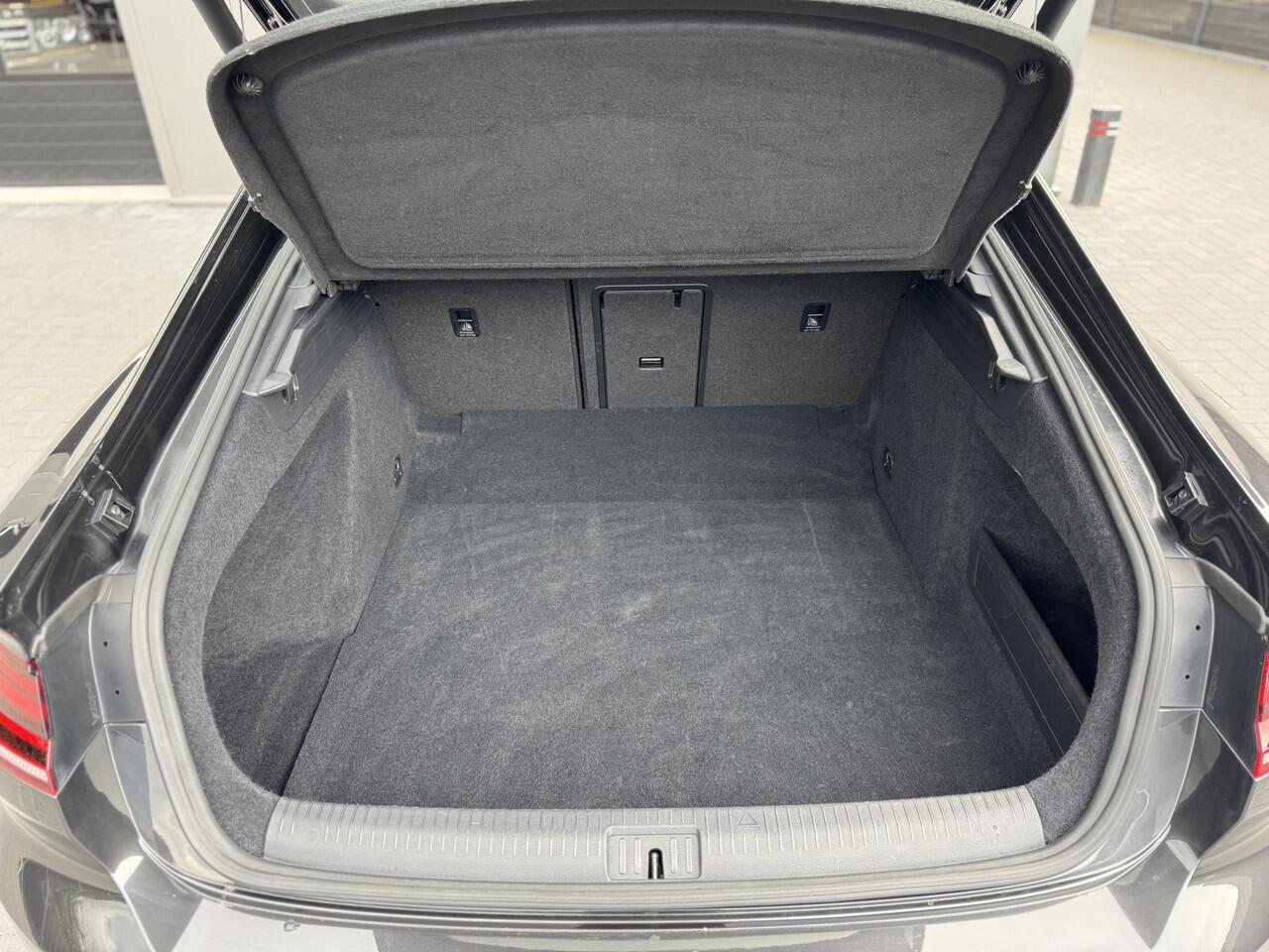 Volkswagen Arteon 2.0 TSI R-Line | Panorama | 19" | Adaptive Cruise | Keyless