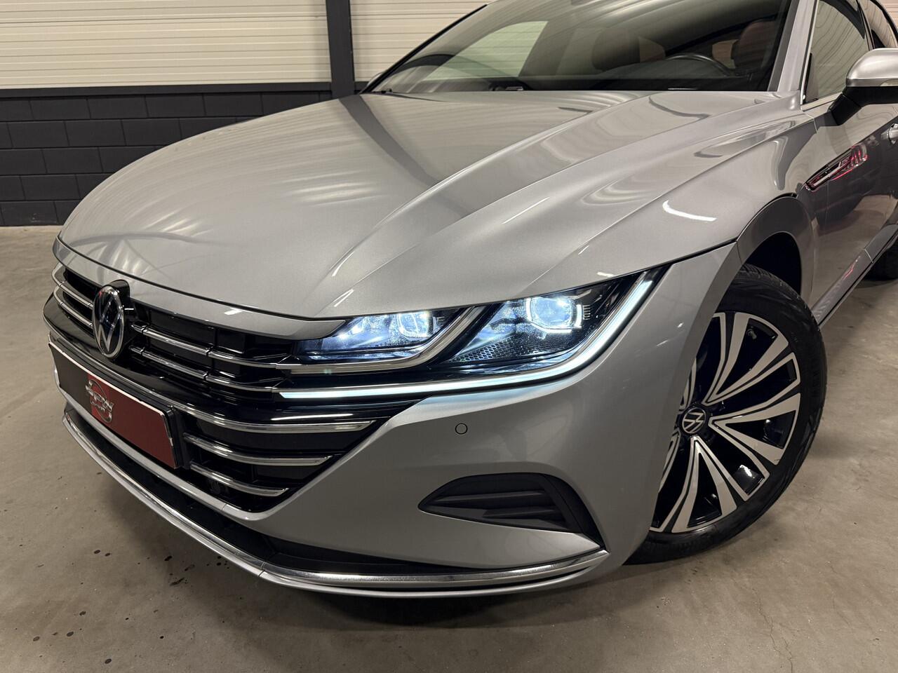 Volkswagen Arteon Shooting Brake 1.4 TSI eHybrid PANO/TREKHAAK/TWO-TONE LEER/TREKHAAK/360CAMERA/ACC/18"MUSCAT/CARPLAY/STANDKACHEL/SFEER/VIRTUAL/MATRIX/DONKERE HEMEL/NET OH BEURT GEHAD!!