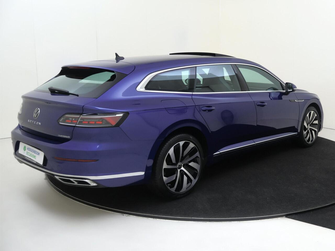 Volkswagen Arteon Shooting Brake 1.4 TSI eHybrid R-Line Business+ | Panoramadak | Trekhaak | Adaptieve demping systeem | 3-zone airco | 360 camera | Parkeerassistent | Stoel- en stuurwielverwarming |