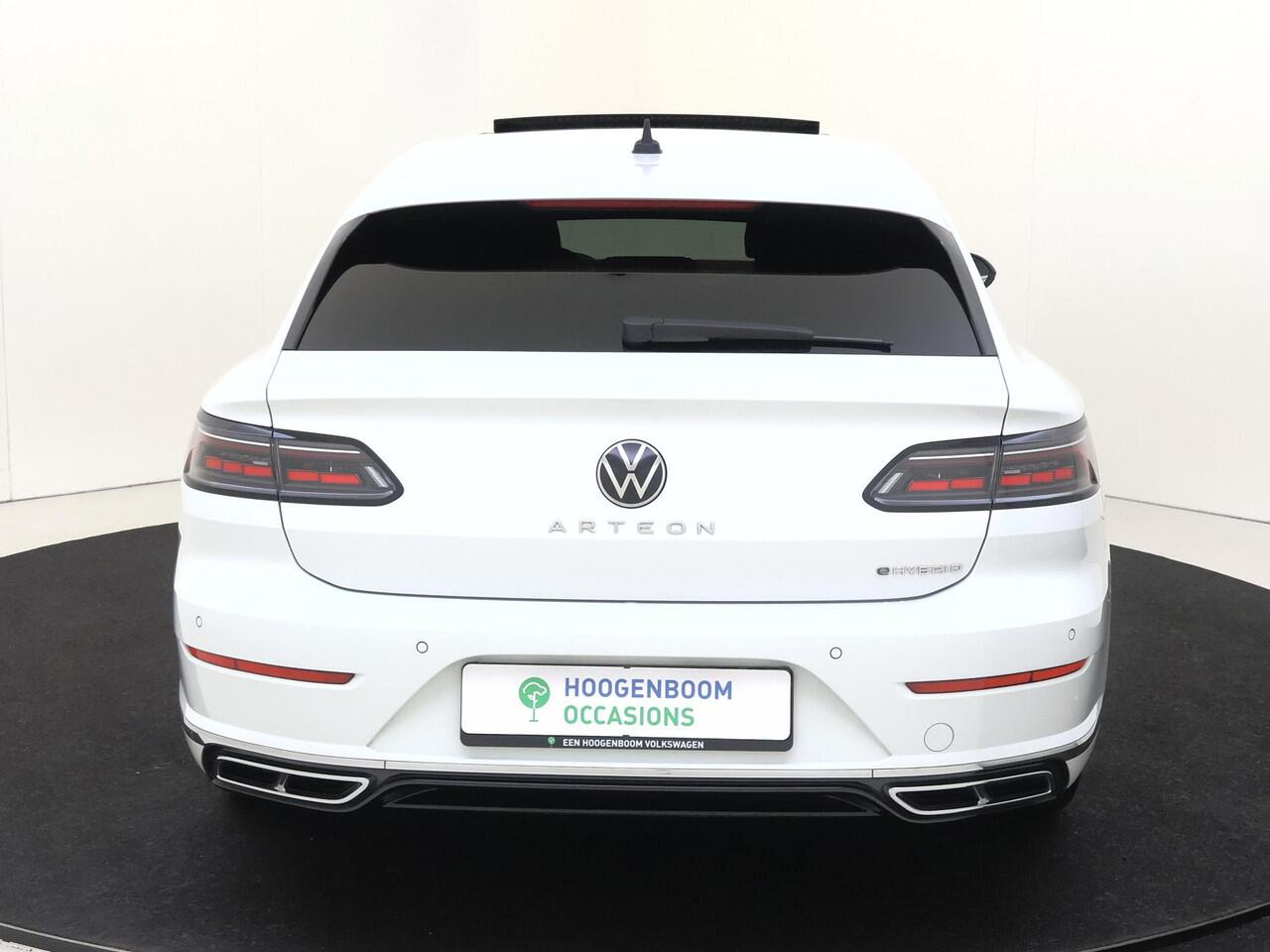 Volkswagen Arteon Shooting Brake 1.4 TSI eHybrid R-Line Business+ | SoH 98% | Panoramadak | 360 camera | Head-up display | Keyless | Adaptieve demping | Dodehoek detectie | Parkeerassistent | Stoelverwarming voor en achter |