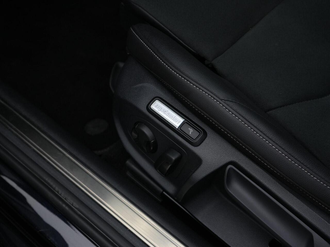 Volkswagen Arteon Shooting Brake 1.4 TSI eHybrid 218 pk DSG R-Line Business | Panoramadak | Trekhaak | Navigatie Discover Pro | Geheugenstoel | Adaptief onderstel | Head-up display | Rondomzicht camera