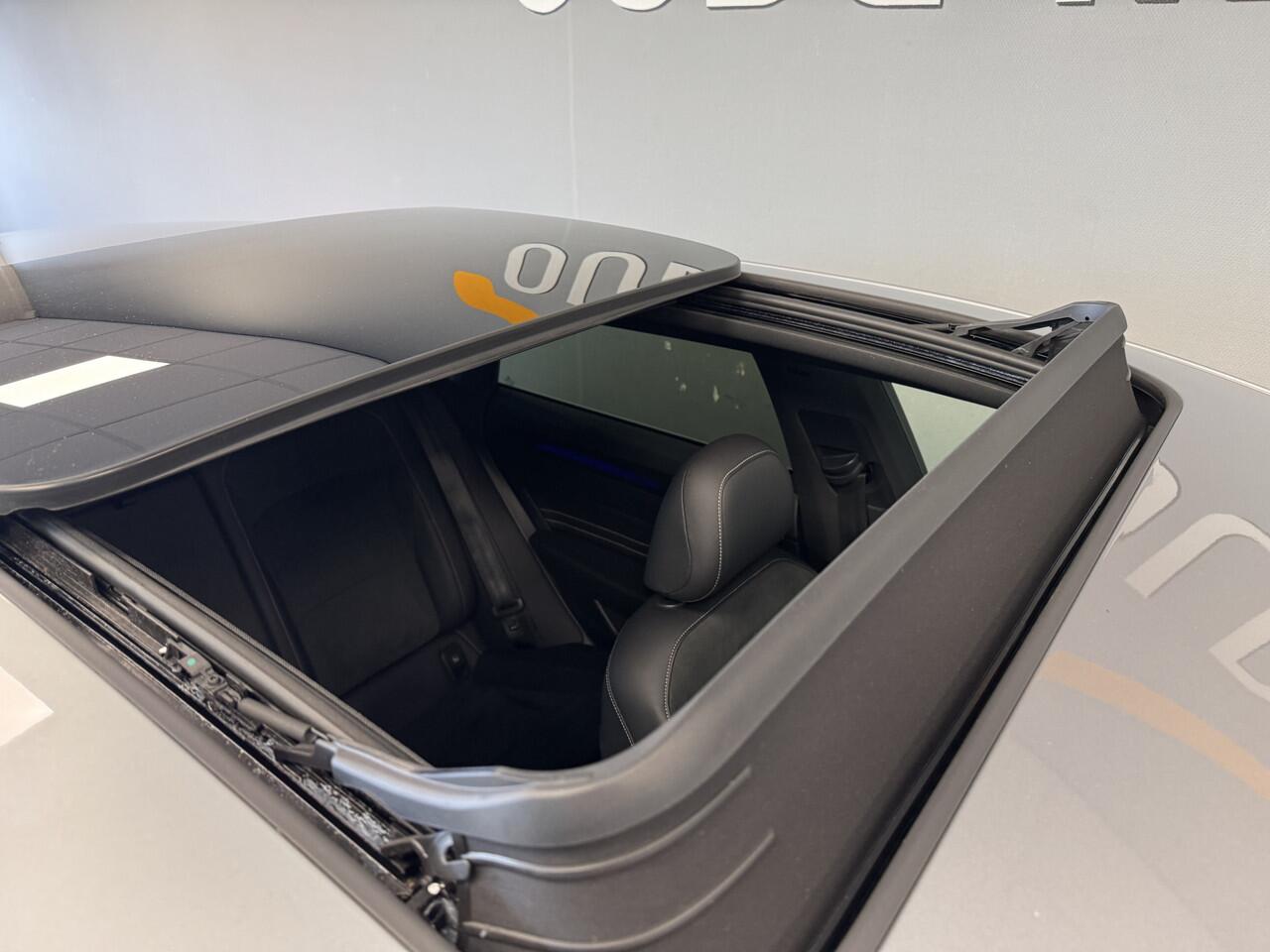 Volkswagen Arteon Shooting Brake 1.4 R-Line R-Line/Leder/Panoramadak/Trekhaak