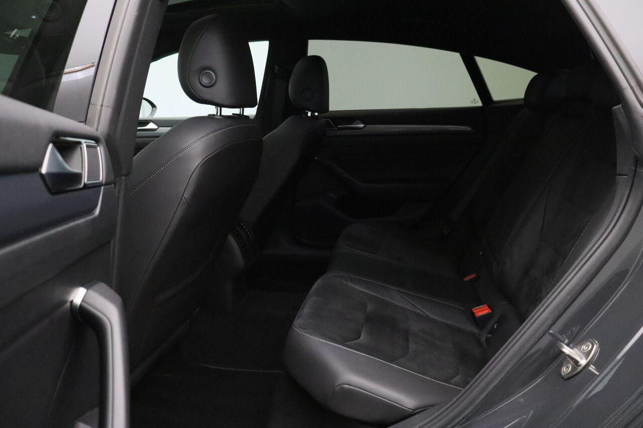 Volkswagen Arteon 2.0 TSI Business R Exclusive 2020 Panoramadak | Carplay | Cruise control | Stoelverwarming | Navigatie | Camera | Bluetooth | Stoelverwarming | Lichtmetaal | PDC | Massage stoel