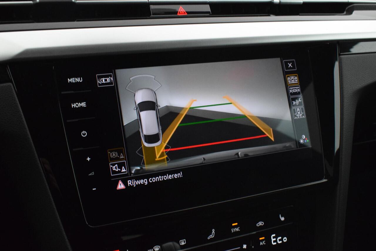 Volkswagen Arteon 1.4 TSI 218pk eHybrid R-Line Business+ Camera Keyless Panoramadak Stoelverwarming Virtual Cockpit Navigatie