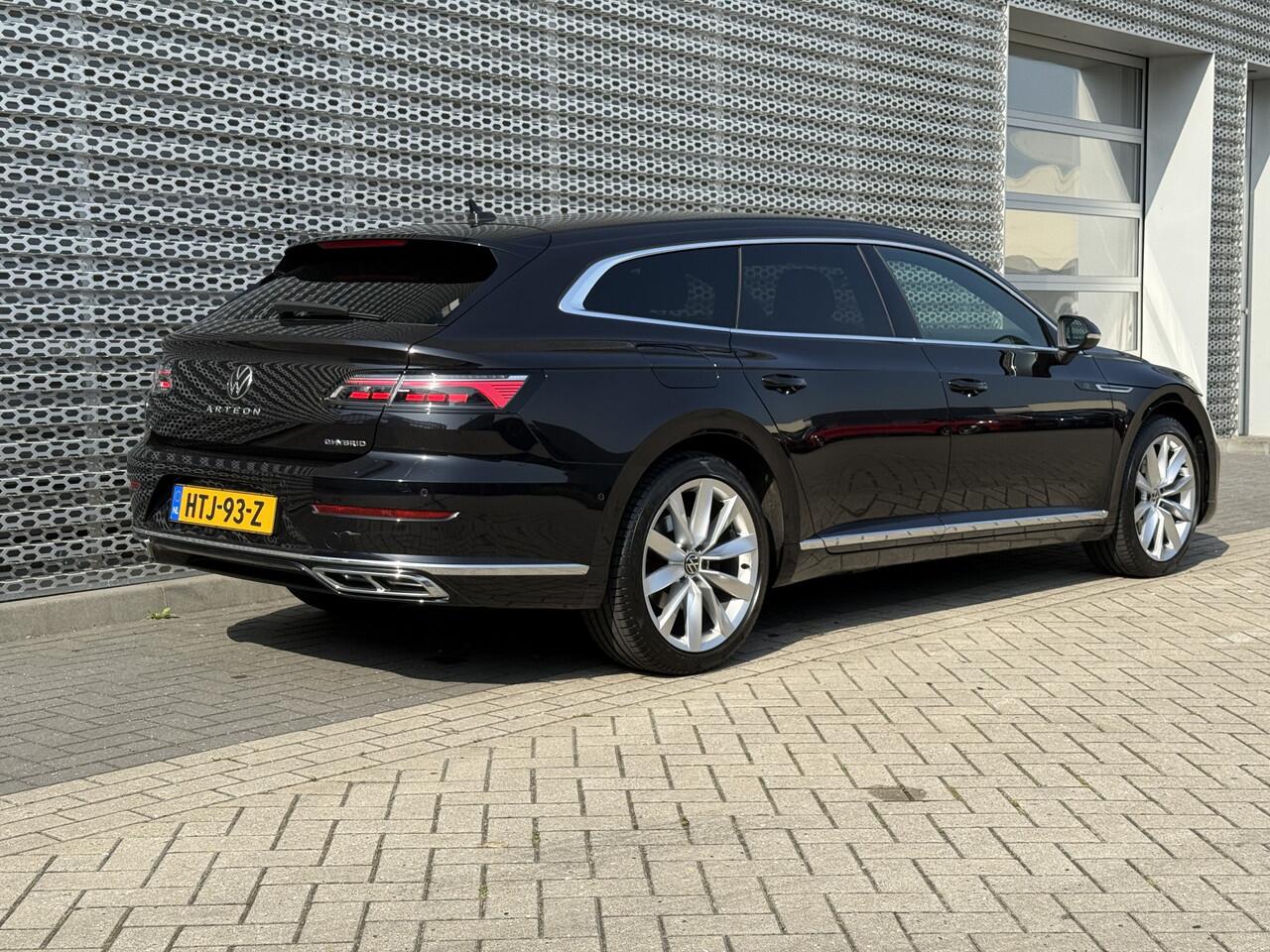 Volkswagen Arteon Shooting Brake 1.4 TSI eHybrid 218pk DSG R-Line Business / Panoramadak / R-Line Interieur & Exterieur / Virtual Cockpit / Camera / LED koplampen / Stoelverwarming Voor & Achter / 19" LMV