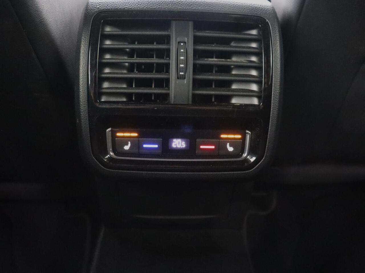 Volkswagen Arteon Shooting Brake 1.4 eHybrid R-Line | Panoramadak | Leder | Head-Up | Stoelverwarming | 360 Camera | Matrix LED | Massage | Park Assist | Sportstoelen | Keyless | Achterbankverwarming | Carplay | PHEV