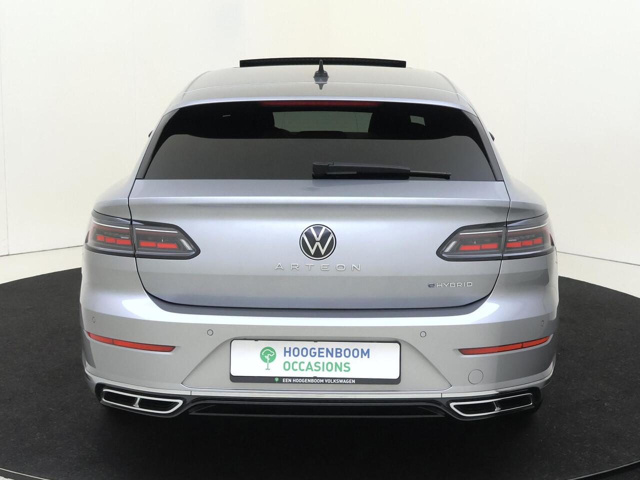 Volkswagen Arteon Shooting Brake 1.4 TSI eHybrid R-Line Business | SoH 95% | Panoramadak | Trekhaak | Adaptieve demping systeem | Head-up display | 3-zone airco | Dodehoek detectie | Keyless | Adaptieve cruise control |