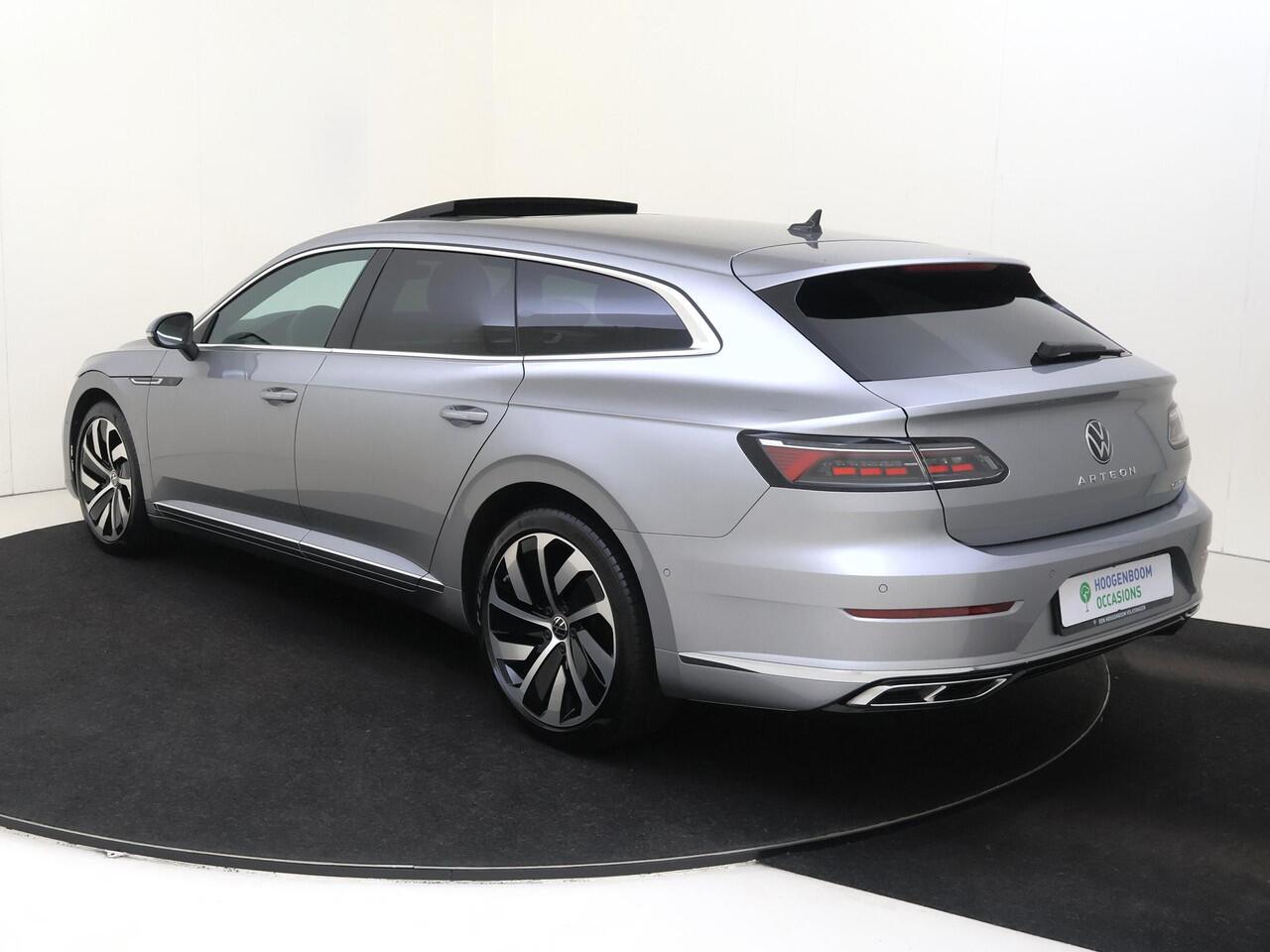 Volkswagen Arteon Shooting Brake 1.4 TSI eHybrid R-Line Business | SoH 90% | Panoramadak | Trekhaak | Head-up display | Adaptieve demping | Stoelverwarming voor en achter | Keyless | Parkeerassistent | Adaptieve cruise control |