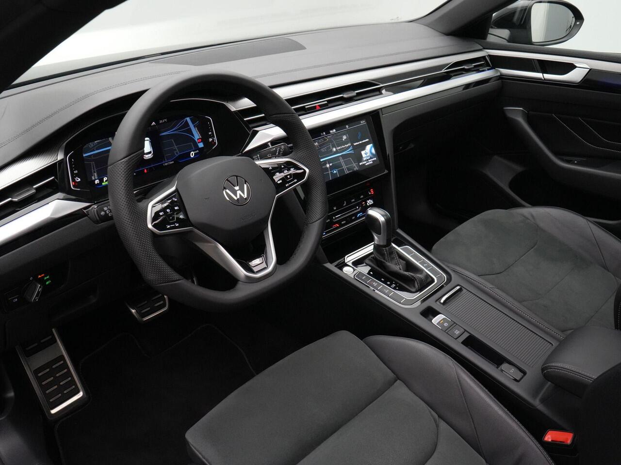 Volkswagen Arteon Shooting Brake 1.4 TSI eHybrid 218 pk DSG R-Line Business+ | Panoramadak | Trekhaak | Standkachel | Adaptive Cruise | 18 inch