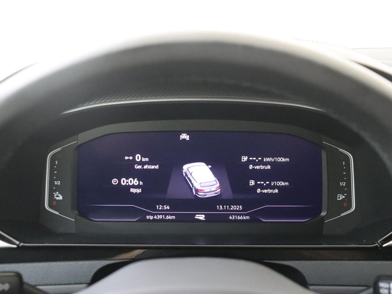 Volkswagen Arteon Shooting Brake 1.4 TSI eHybrid R-Line Business+ | Panoramadak | Trekhaak | Adaptieve demping | Dodehoek detectie | Parkeerassistent | Keyless | Stoelverwarming voor en achter |