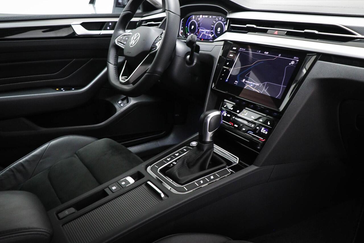 Volkswagen Arteon Shooting Brake 1.4 TSI eHybrid Business+ | NAVIGATIE PACK | STUURVERWARMING | CAMERA | 19"
