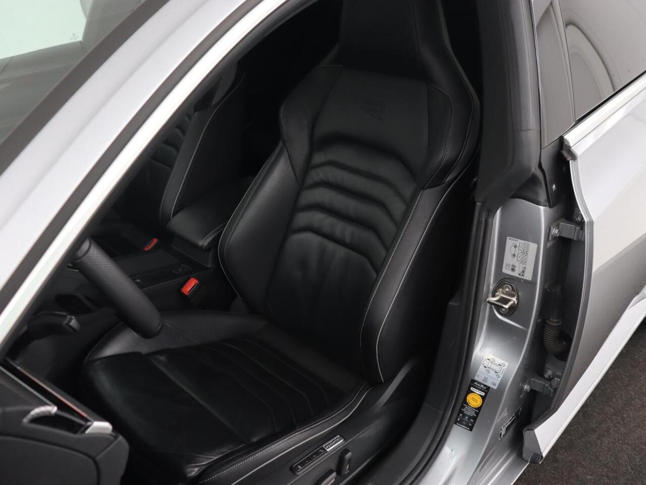 Volkswagen Arteon Shooting Brake 1.4 eHybrid R-Line | Panoramadak | Leder | Head-Up | Stoelverwarming | 360 Camera | Matrix LED | Massage | Park Assist | Sportstoelen | Keyless | Achterbankverwarming | Carplay | PHEV