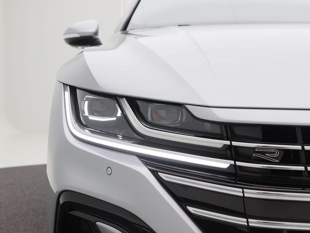 Volkswagen Arteon Shooting Brake 1.4 TSi 218 Pk Automaat eHybrid R-Line Business | Full LED | Panoramadak | Trekhaak | Adaptive Cruise | Virtual Dashboard | 19 Inch | 39.068 Km!!