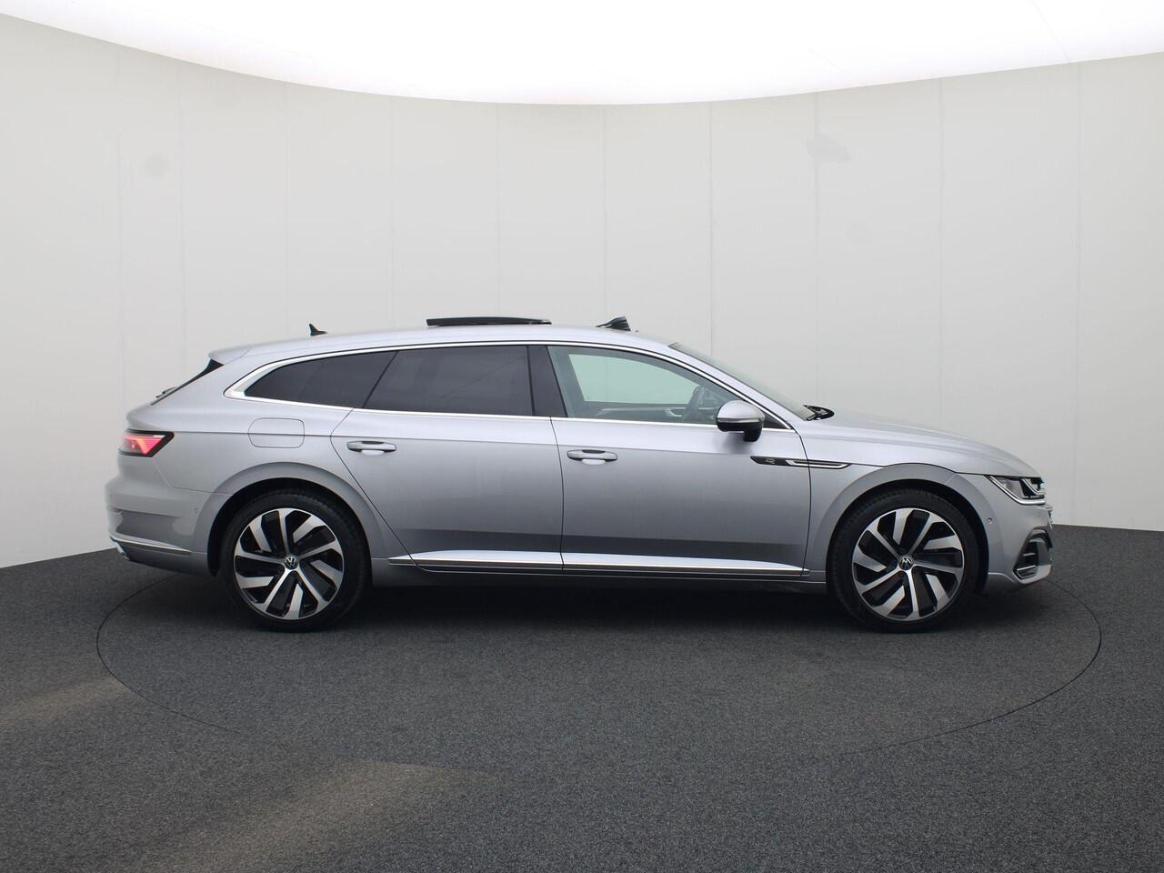 Volkswagen Arteon Shooting Brake 1.4 TSIeHybrid 160kW/218PK R-Line DSG · Panoramadak · Trekhaak · Camera · Apple/Android · Massagefunctie
