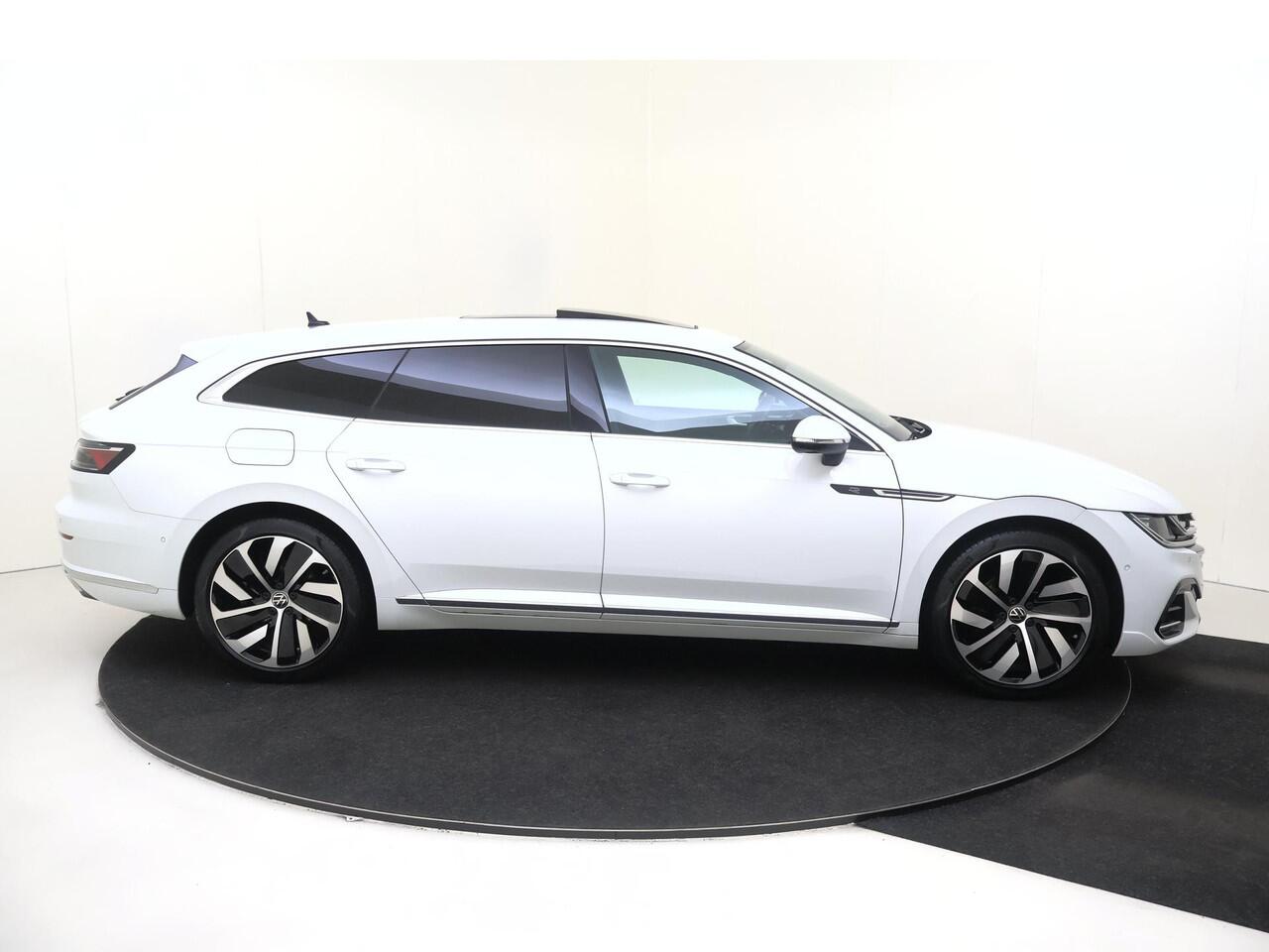 Volkswagen Arteon Shooting Brake 1.4 TSI eHybrid R-Line Business+ | SoH 98% | Panoramadak | 360 camera | Head-up display | Keyless | Adaptieve demping | Dodehoek detectie | Parkeerassistent | Stoelverwarming voor en achter |