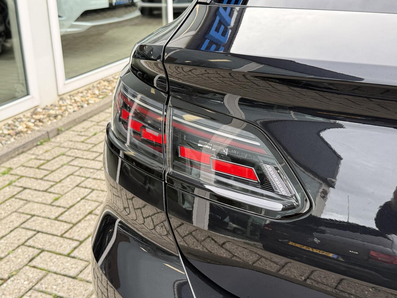 Volkswagen Arteon Shooting Brake 2.0 TSI R-Line Business+ Schuifdak |